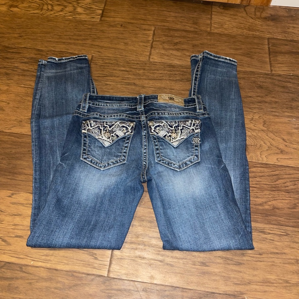 Miss Me Jeans Mid-Ride Boot cut. Size 28 inseam 34